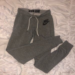 Nike sweatpant joggers